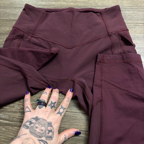 Lululemon All The Right Places High-Rise Crop *23" (Garnet) Size 8 - Picture 4 of 7